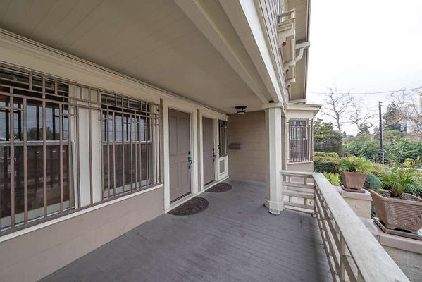 8143 porch 3