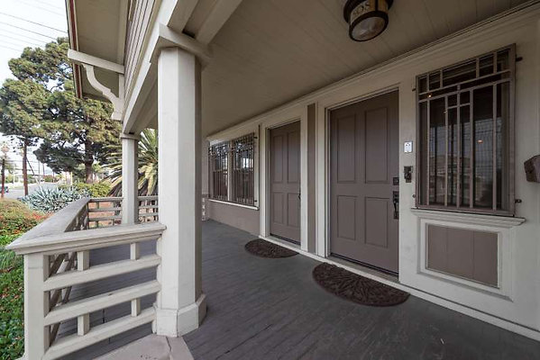 8143 porch 4