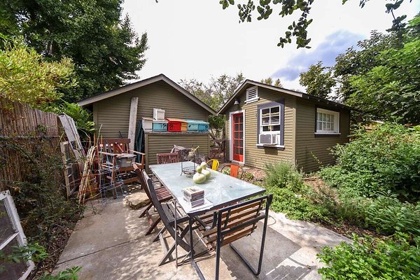 13834 patio 1
