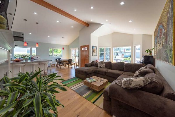 11588 living 11588 living