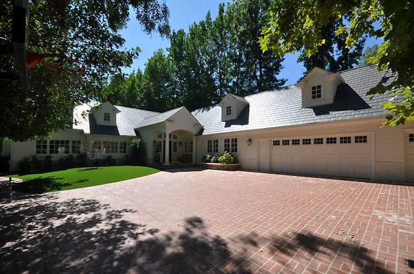 Julie Kinrich - CAST 6446 Encino