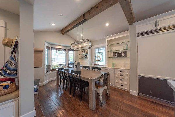 8072 dining 1 8072 dining 1