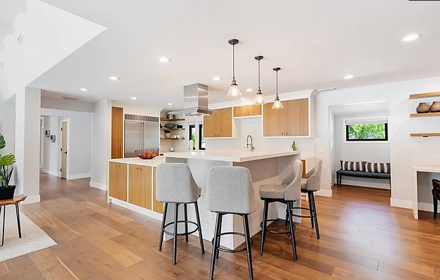 CapEquityWinnetkaCleanMidCentury9