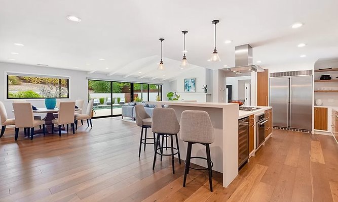 CapEquityWinnetkaCleanMidCentury17