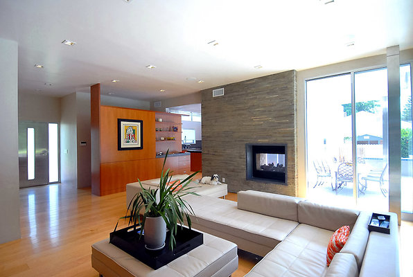 Cindy Koudsi - 18084 Rancho St Encino
