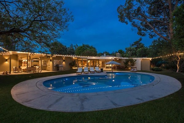 UNIVERSAL-9999-EN-33 UNIVERSAL-9999-EN-33