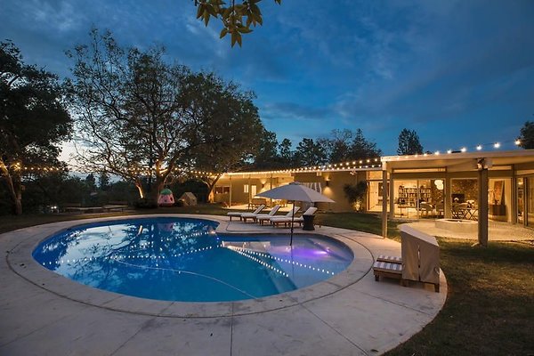 UNIVERSAL-9999-EN-32 UNIVERSAL-9999-EN-32