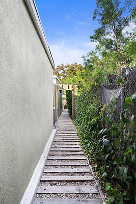 UNIVERSAL-9999-EN-49 UNIVERSAL-9999-EN-49