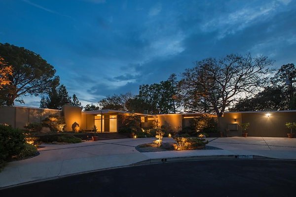 UNIVERSAL-9999-EN-24 UNIVERSAL-9999-EN-24