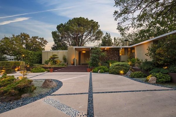 UNIVERSAL-9999-EN-17 UNIVERSAL-9999-EN-17