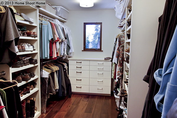 28walk-in-closet