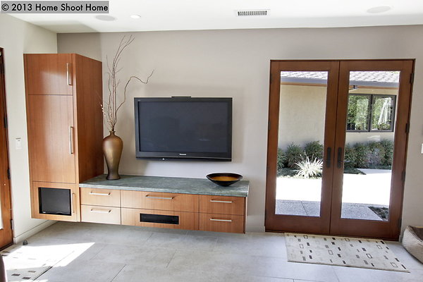 16family-room
