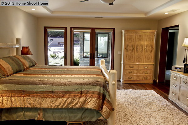 24master-bedroom-alt-reverse