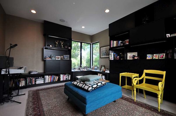 9136 living3
