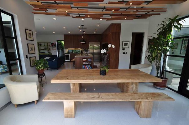 9136 dining