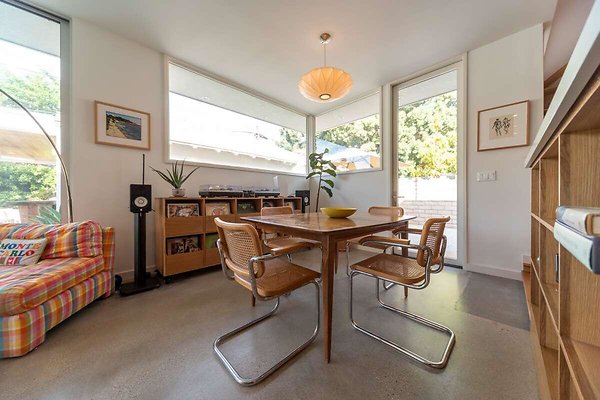 13893 dining 5