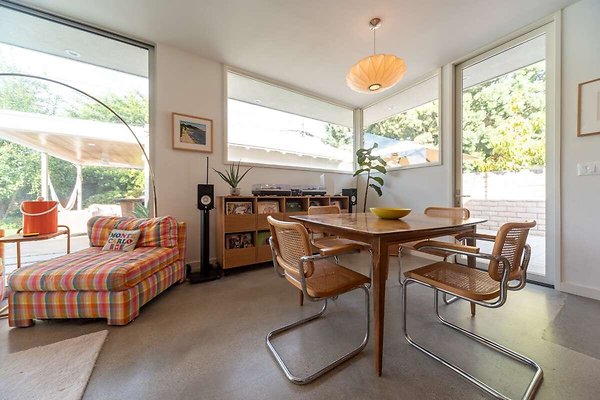 13893 dining 4