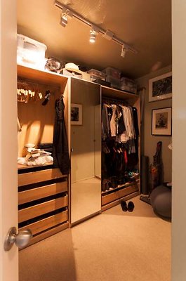 3161 closet