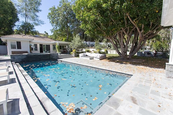 i2STq KLf0va -kJKB80G0JDeg3NF2wW-NbpvKLbK8s