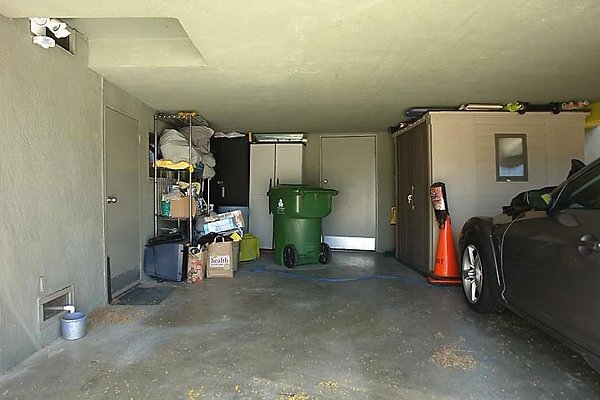 4089 garage2