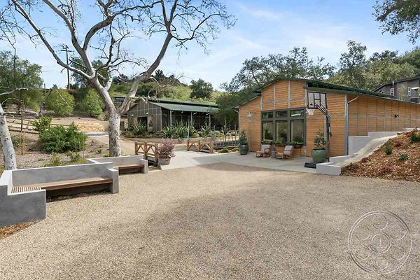 modern-farmhouse-5-11