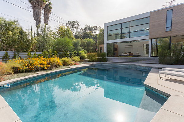 005 Modern-132 resize