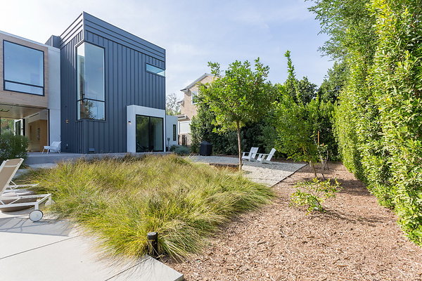 005 Modern-131 resize