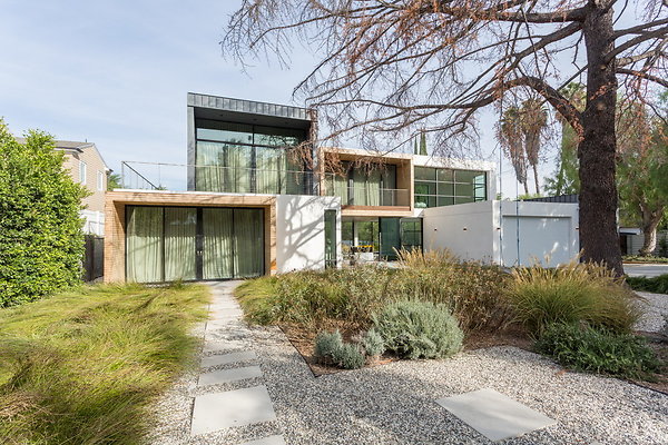 005 Modern-140 resize