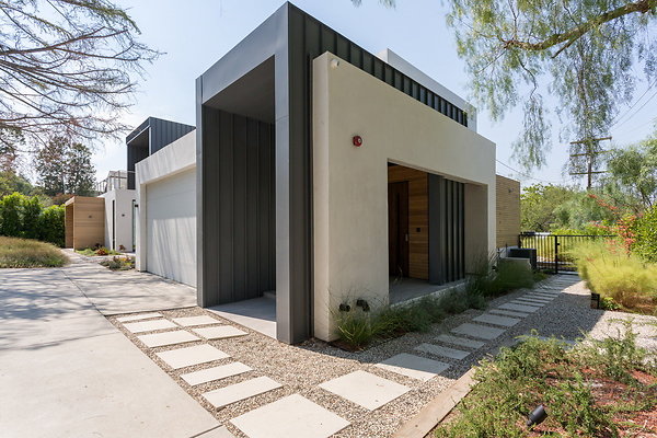 005 Modern-023 resize