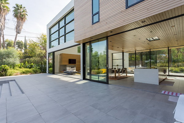 005 Modern-135 resize