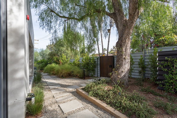 005 Modern-139 resize