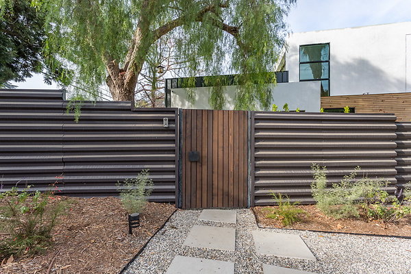 005 Modern-150 resize