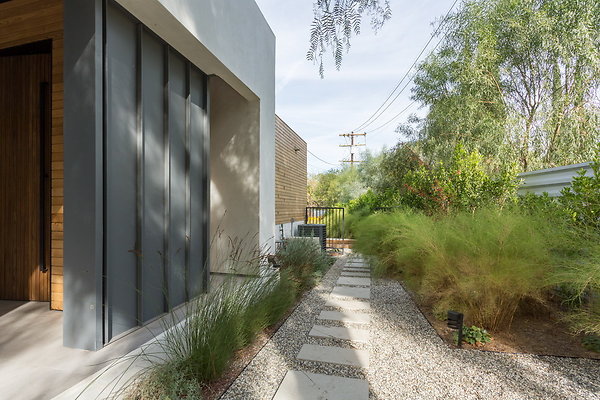 005 Modern-142 resize