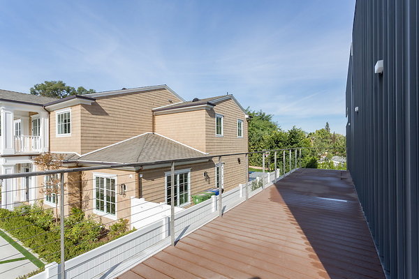 005 Modern-100 resize 005 Modern-100 resize