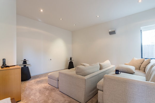 005 Modern-066 resize 005 Modern-066 resize