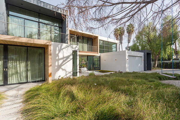 005 Modern-013 resize