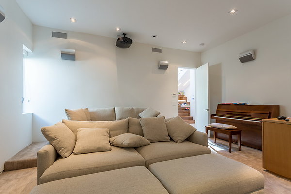 005 Modern-067 resize 005 Modern-067 resize