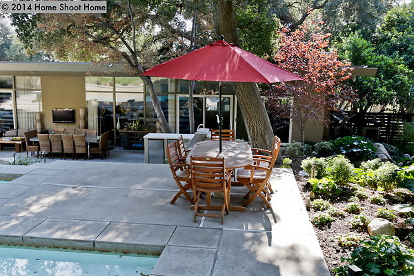 41poolside-patio