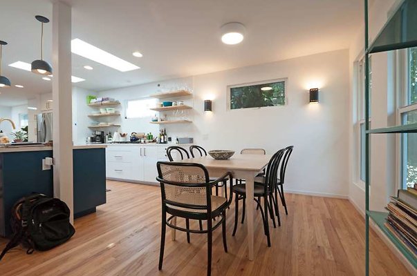 10828 dining2