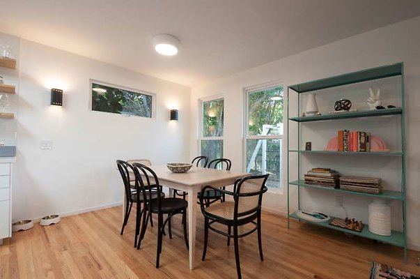 10828 dining3