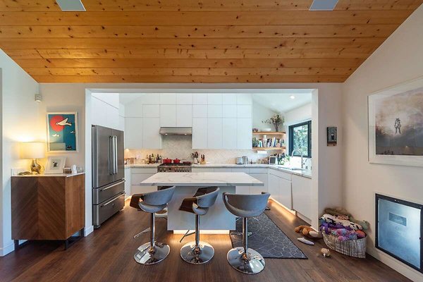 14136 dining 1