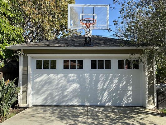 12351 garage 6