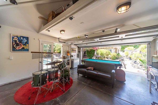 12351 garage 2