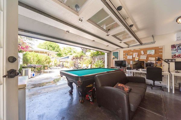 12351 garage 3