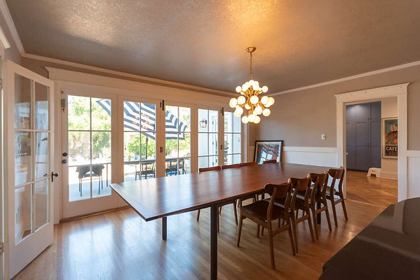 12717 dining 3