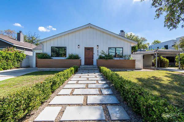 huge-open-concept-suburban-modern-farmhouse-06 huge-open-concept-suburban-modern-farmhouse-06