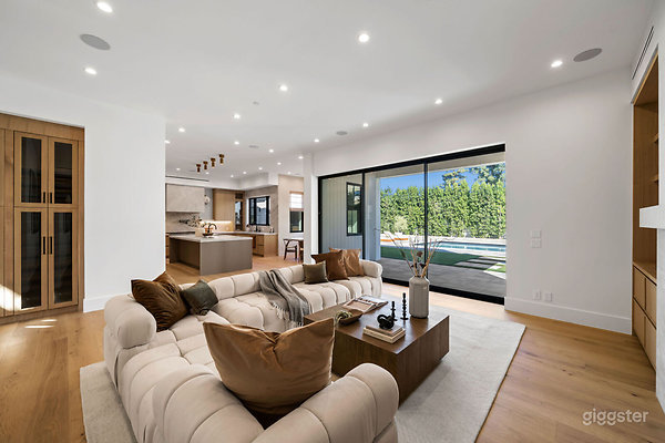 golden-hour-modern-retreat-46