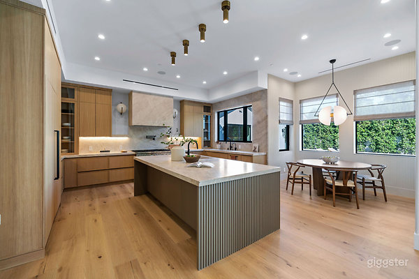 golden-hour-modern-retreat-32