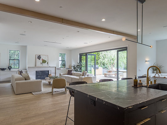 32-smokeyhouse 38 jpg