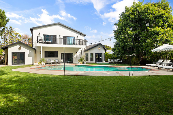 UNIVERSAL-C233-PORTERRANCH-2
